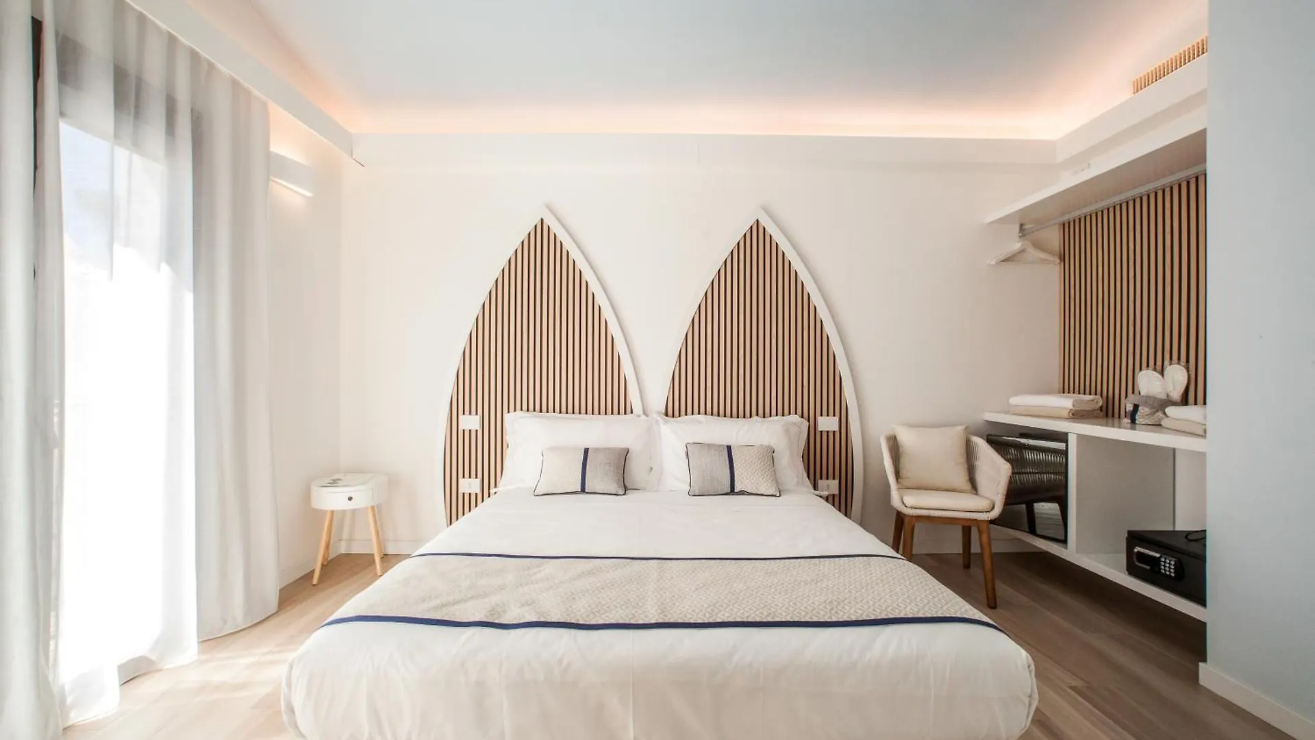 Hotel New Barcavela Santa Margherita di Pula 4*,  Italië