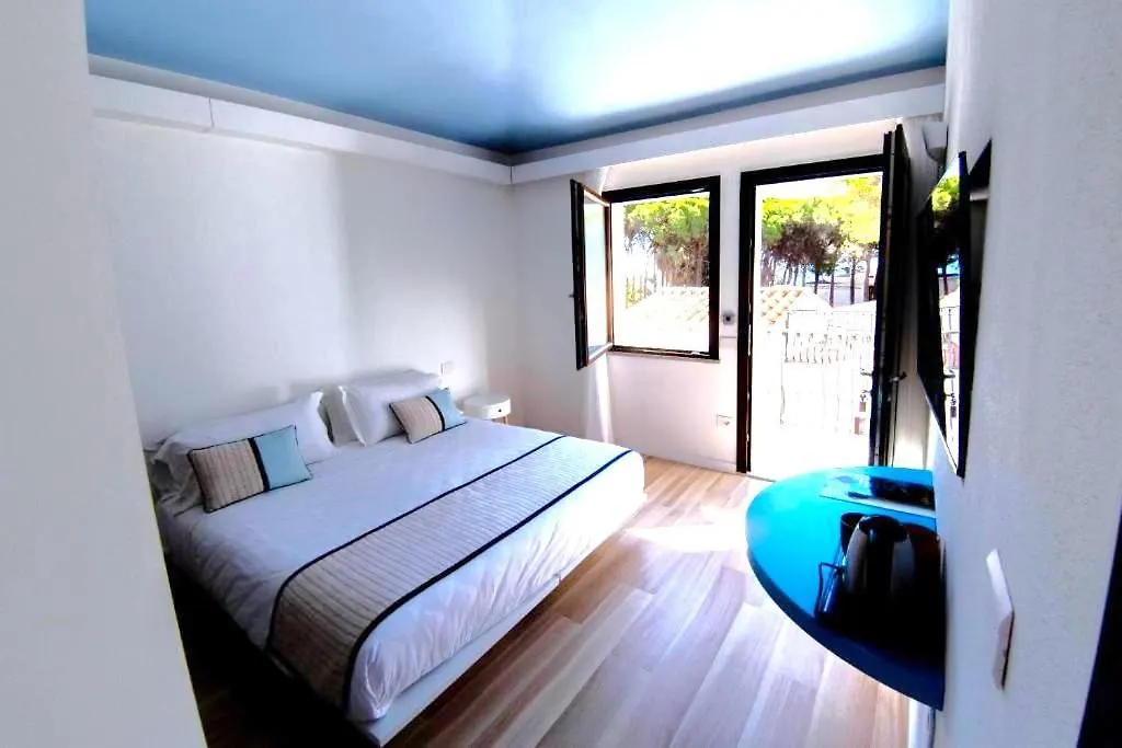Hotel New Barcavela Santa Margherita di Pula 4*,